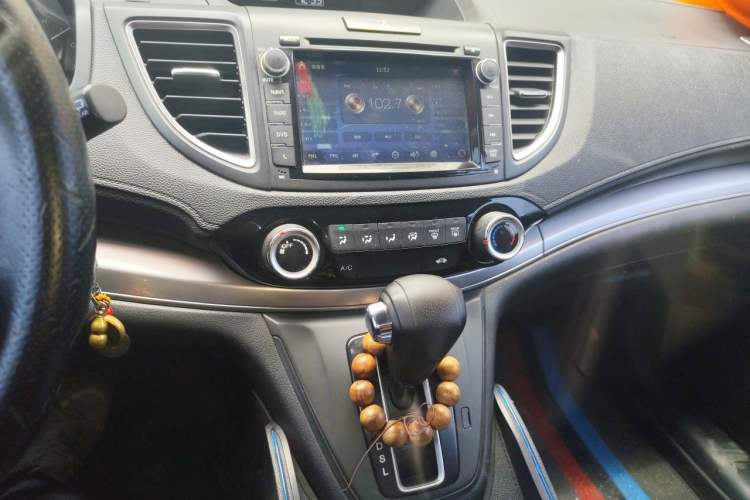 Used Honda CR-V 2015 2.0L two-wheel drive urban version Audio And AC Panel
