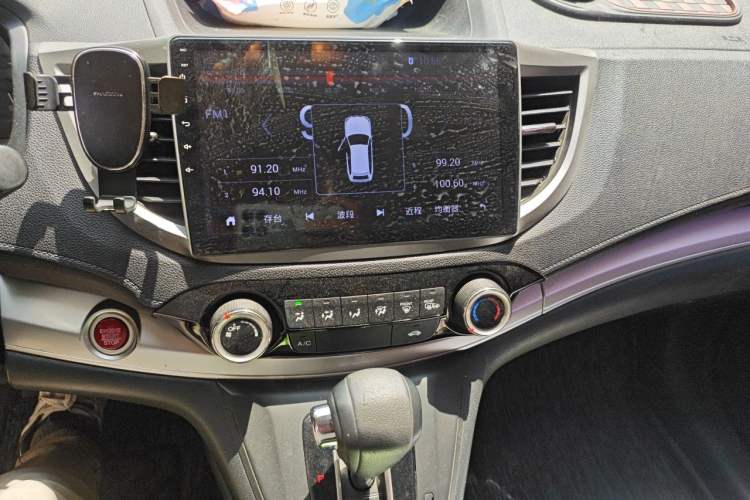Used Honda CR-V 2015 2.0L two-wheel drive Fashion Edition Audio And AC Panel