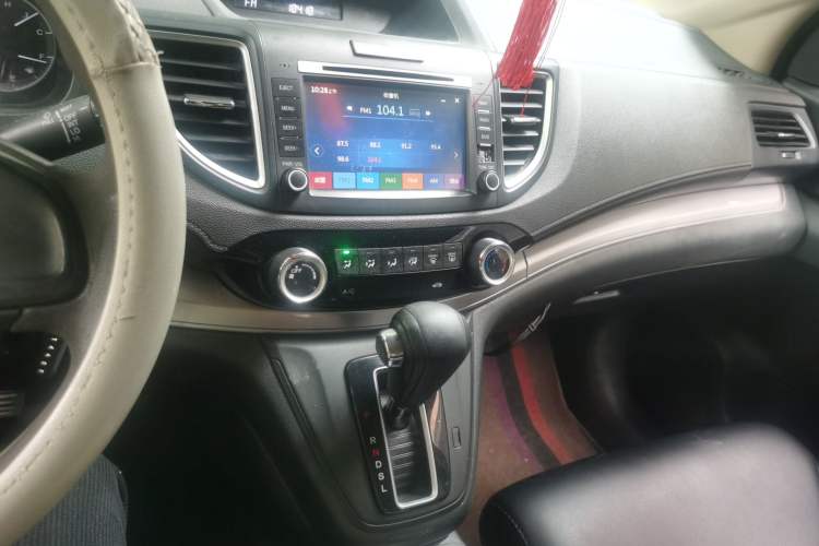 Used Honda CR-V 2015 2.0L two-wheel drive urban version Audio And AC Panel