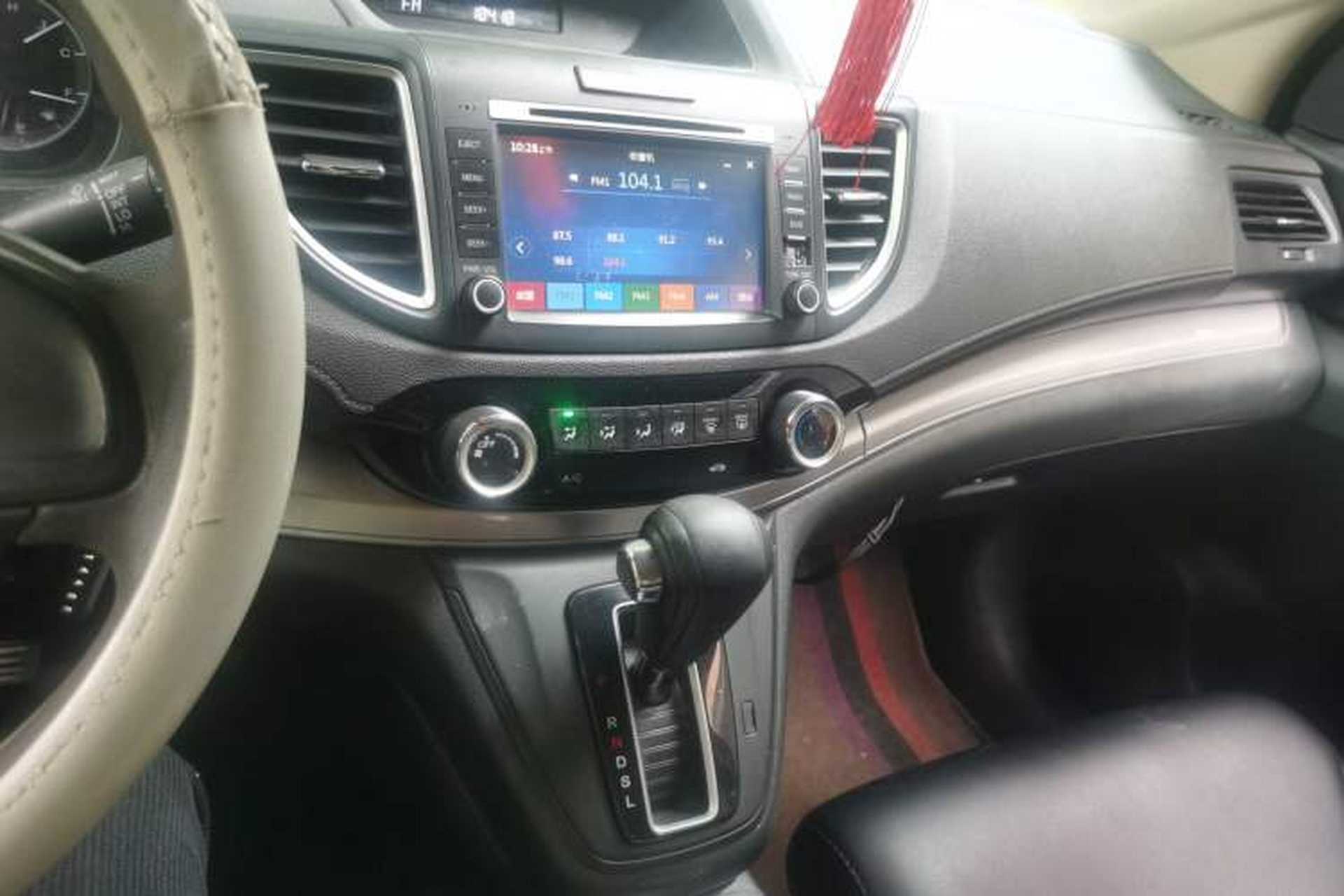 Used Honda CR-V 2015 2.0L two-wheel drive urban version Audio And AC Panel