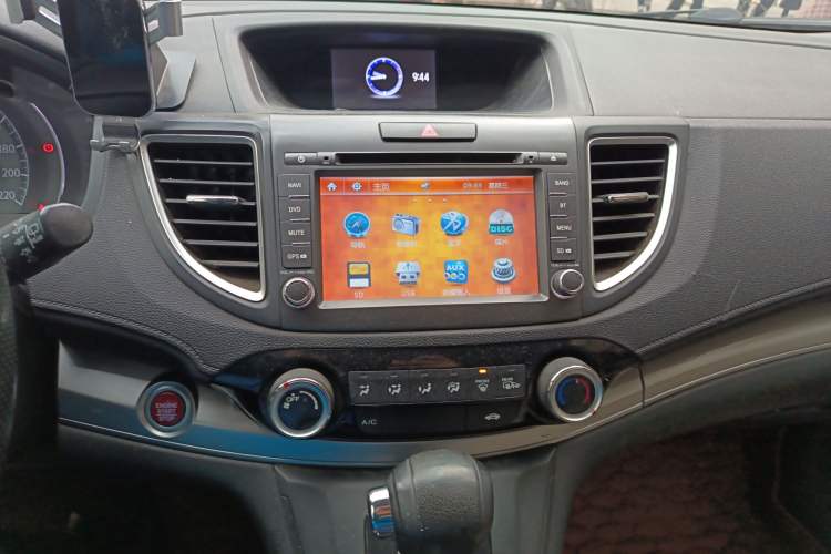 Used Honda CR-V 2015 2.0L two-wheel drive Fashion Edition Audio And AC Panel
