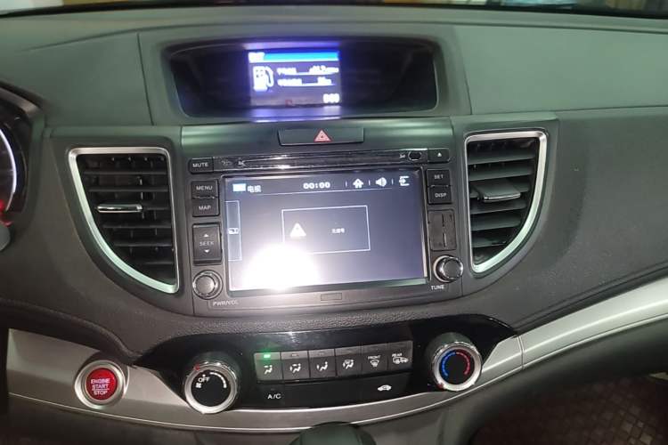Used Honda CR-V 2015 2.0L two-wheel drive Fashion Edition Audio And AC Panel