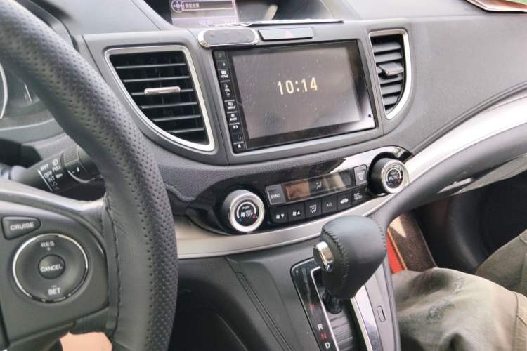 Used Honda CR-V 2015 2.4L four-wheel drive luxury version Audio And AC Panel