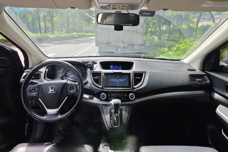 Used Honda CR-V 2015 2.4L two-wheel drive luxury version Center Console