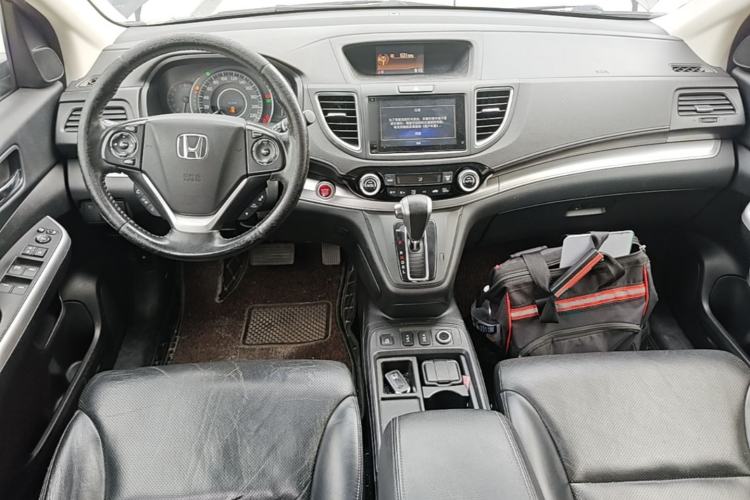 Used Honda CR-V 2015 2.4L two-wheel drive luxury version Center Console