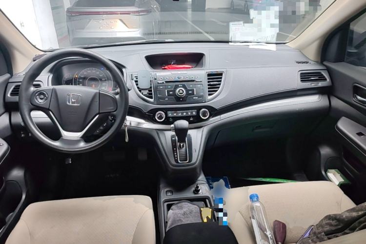 Used Honda CR-V 2015 2.0L two-wheel drive urban version Center Console