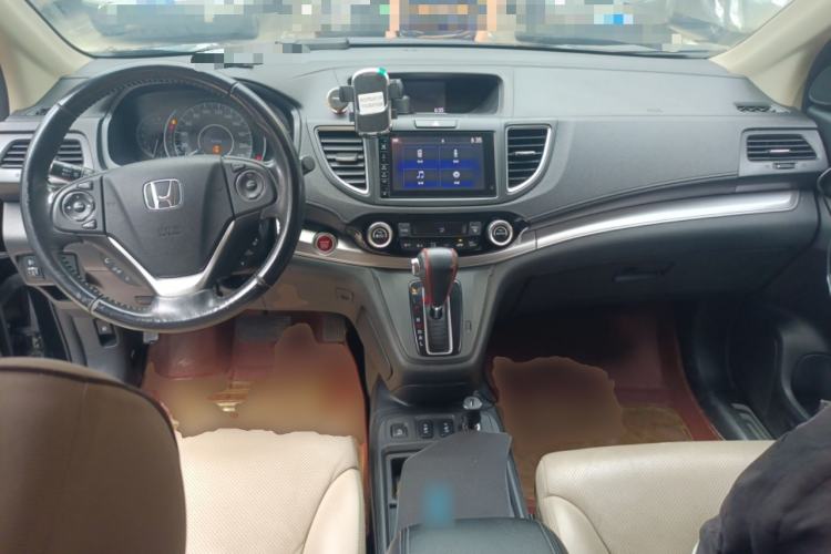 Used Honda CR-V 2015 2.4L two-wheel drive luxury version Center Console