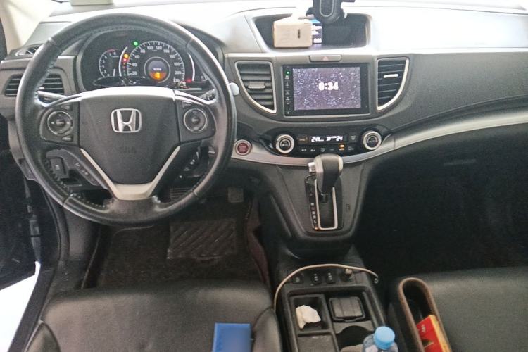 Used Honda CR-V 2015 2.4L two-wheel drive luxury version Center Console