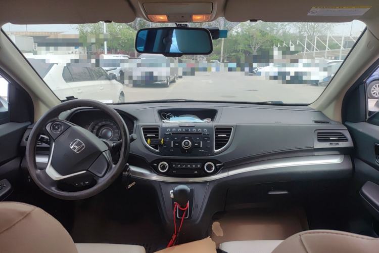 Used Honda CR-V 2015 2.0L two-wheel drive urban version Center Console