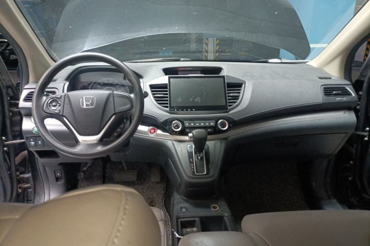 Used Honda CR-V 2015 2.0L two-wheel drive Fashion Edition Center Console