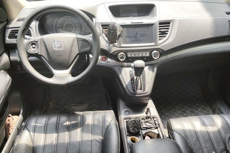 Used Honda CR-V 2015 2.0L two-wheel drive Fashion Edition Center Console