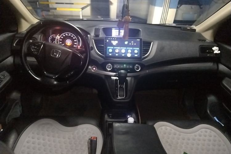Used Honda CR-V 2015 2.0L two-wheel drive Fashion Edition Center Console