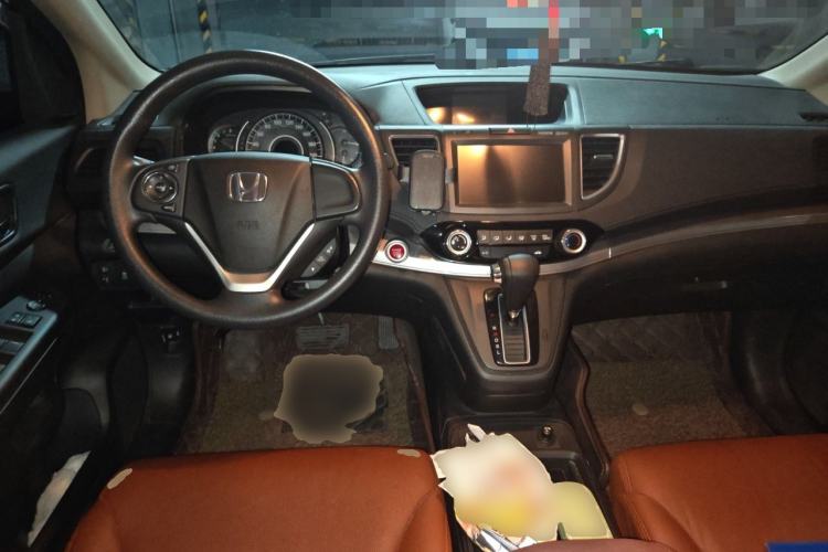 Used Honda CR-V 2015 2.0L two-wheel drive Fashion Edition Center Console