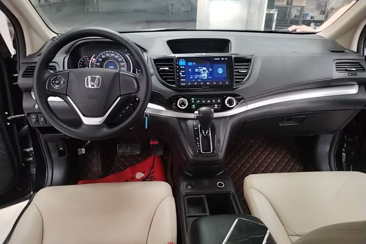 Used Honda CR-V 2015 2.0L two-wheel drive urban version Center Console