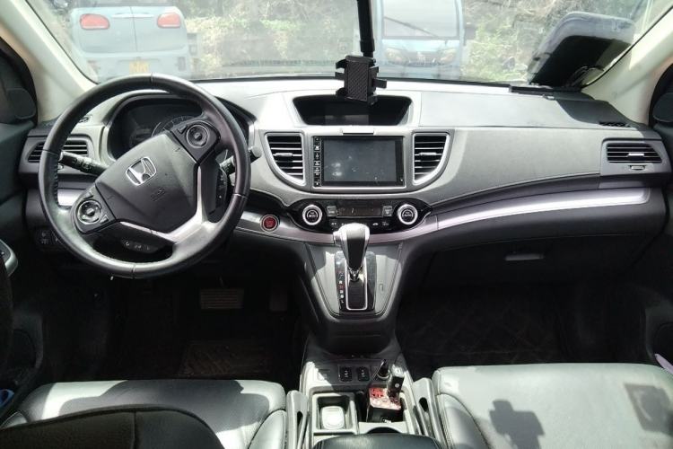 Used Honda CR-V 2015 2.4L four-wheel drive luxury version Center Console