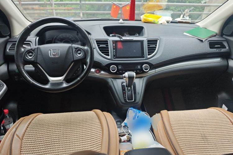 Used Honda CR-V 2015 2.4L four-wheel drive luxury version Center Console