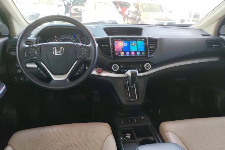 Used Honda CR-V 2015 2.4L four-wheel drive luxury version Center Console