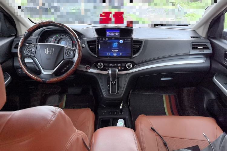 Used Honda CR-V 2015 2.4L two-wheel drive luxury version Center Console