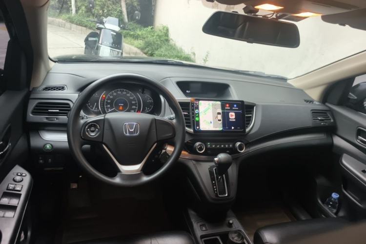 Used Honda CR-V 2015 2.0L two-wheel drive urban version Center Console