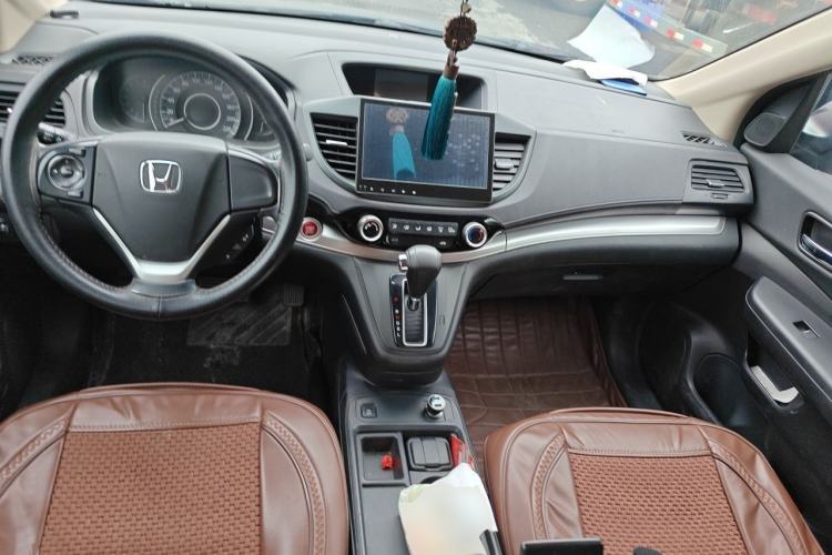Used Honda CR-V 2015 2.0L two-wheel drive Fashion Edition Center Console