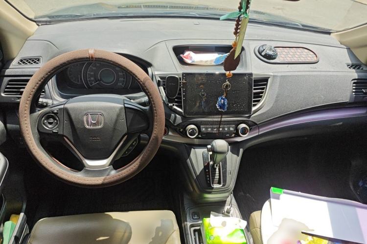 Used Honda CR-V 2015 2.0L two-wheel drive Fashion Edition Center Console