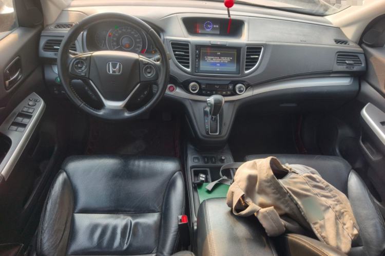 Used Honda CR-V 2015 2.4L four-wheel drive luxury version Center Console