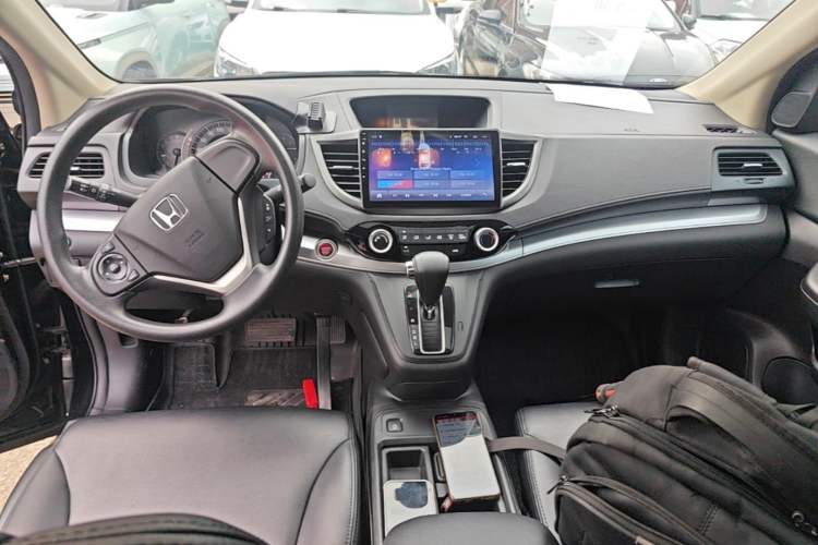 Used Honda CR-V 2015 2.0L two-wheel drive Fashion Edition Center Console