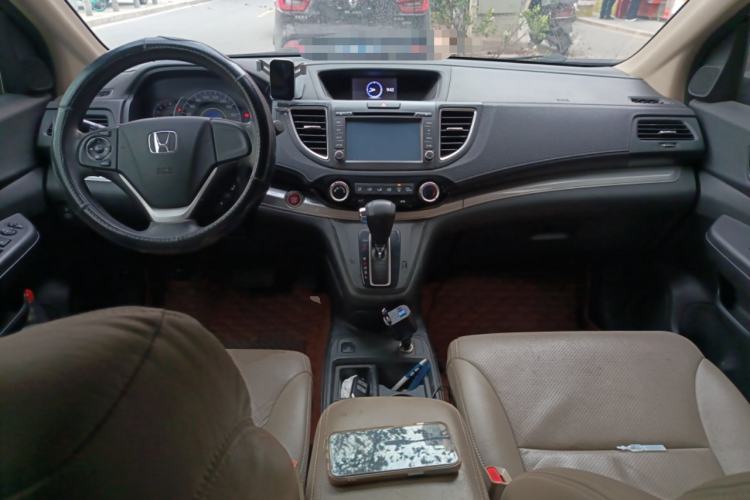 Used Honda CR-V 2015 2.0L two-wheel drive Fashion Edition Center Console