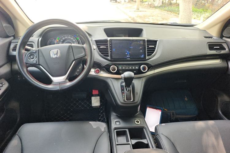 Used Honda CR-V 2015 2.0L two-wheel drive Fashion Edition Center Console