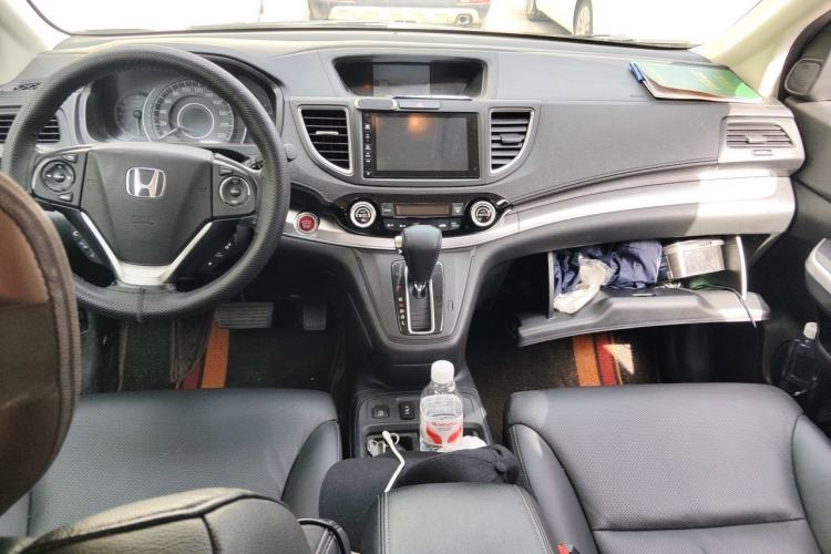 Used Honda CR-V 2015 2.4L four-wheel drive luxury version Center Console
