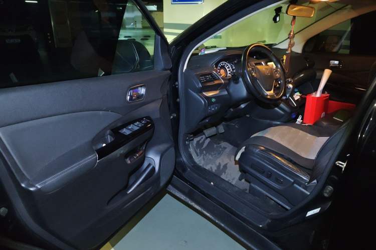Used Honda CR-V 2015 2.4L two-wheel drive luxury version Driver Seat