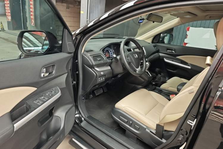 Used Honda CR-V 2015 2.4L four-wheel drive luxury version Driver Seat