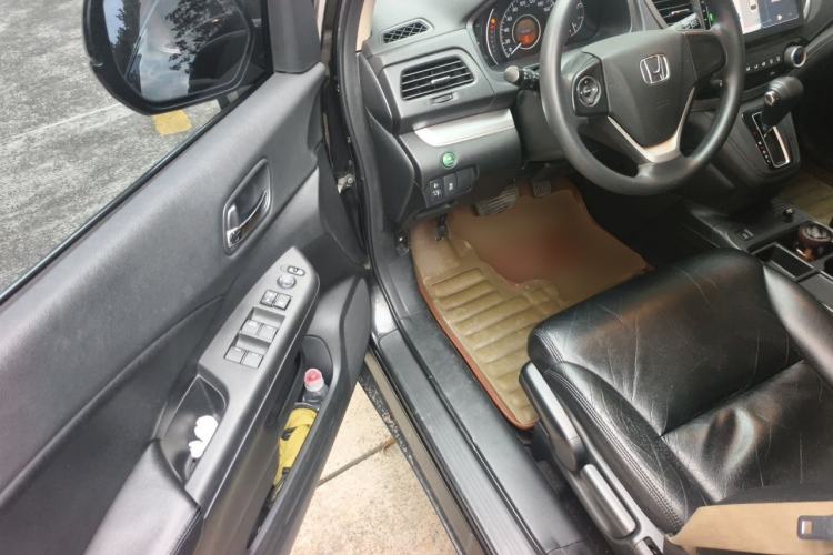 Used Honda CR-V 2015 2.0L two-wheel drive urban version Driver Seat