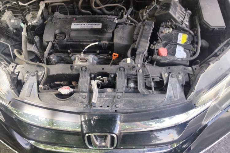 Used Honda CR-V 2015 2.4L two-wheel drive luxury version Engine Bay