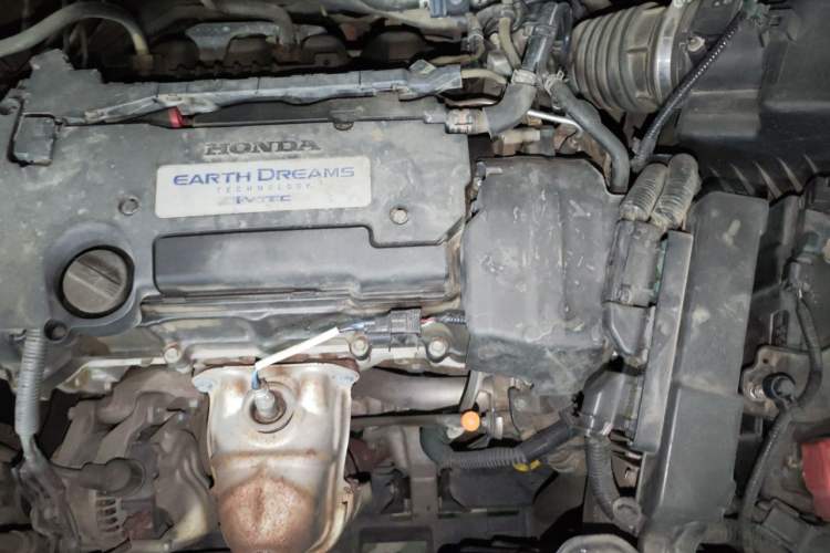 Used Honda CR-V 2015 2.4L four-wheel drive luxury version Engine Bay