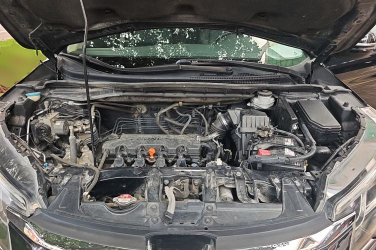 Used Honda CR-V 2015 2.0L two-wheel drive Fashion Edition Engine Bay