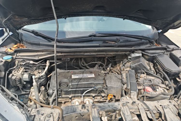 Used Honda CR-V 2015 2.4L two-wheel drive luxury version Engine Bay