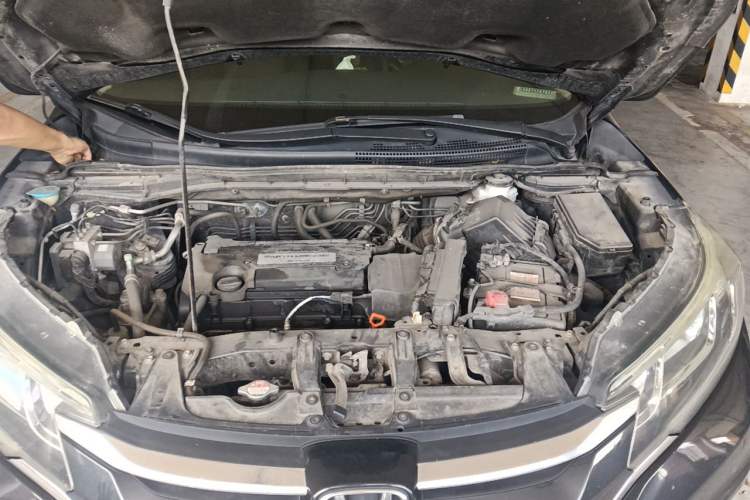 Used Honda CR-V 2015 2.4L two-wheel drive luxury version Engine Bay