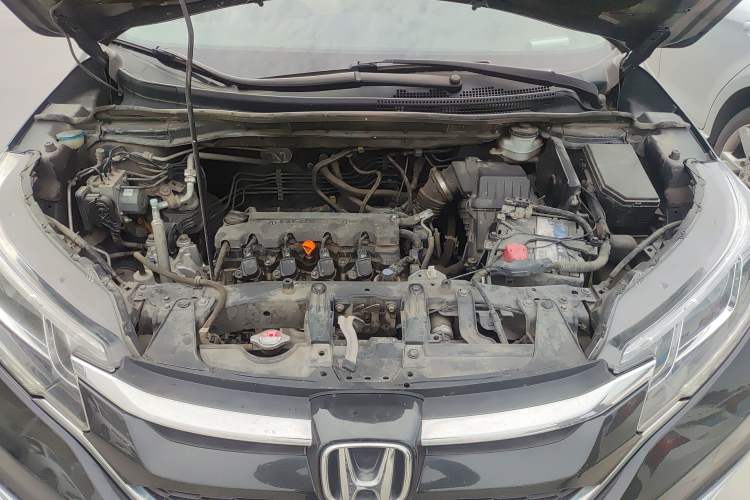 Used Honda CR-V 2015 2.0L two-wheel drive urban version Engine Bay