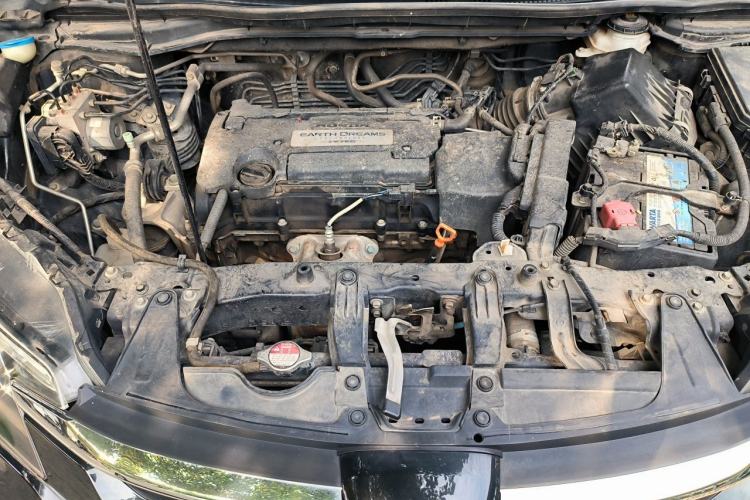 Used Honda CR-V 2015 2.4L two-wheel drive luxury version Engine Bay