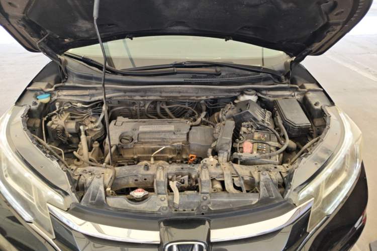 Used Honda CR-V 2015 2.4L two-wheel drive luxury version Engine Bay