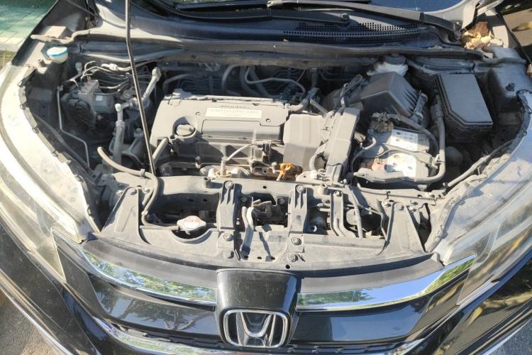 Used Honda CR-V 2015 2.4L four-wheel drive luxury version Engine Bay