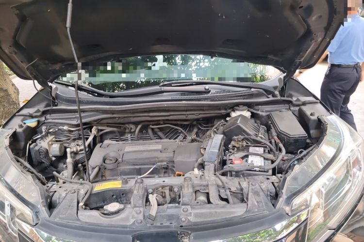 Used Honda CR-V 2015 2.4L two-wheel drive luxury version Engine Bay