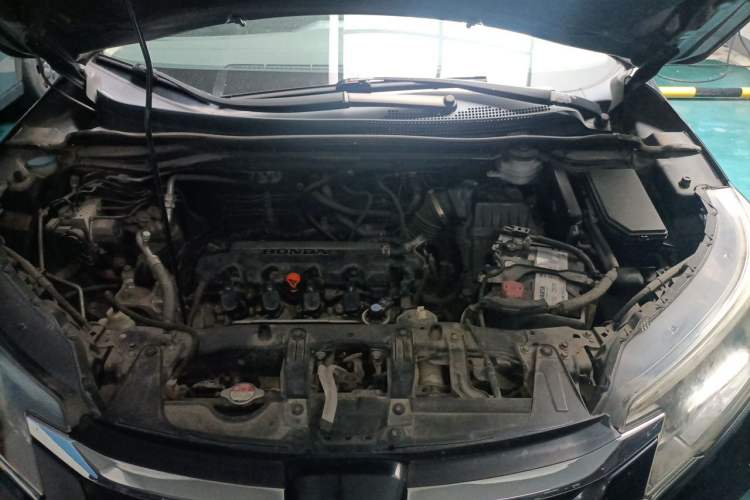 Used Honda CR-V 2015 2.0L two-wheel drive Fashion Edition Engine Bay