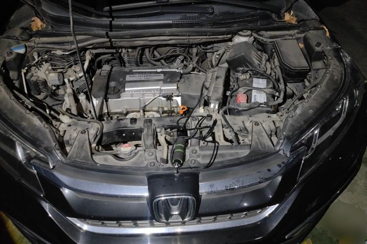 Used Honda CR-V 2015 2.4L two-wheel drive luxury version Engine Bay