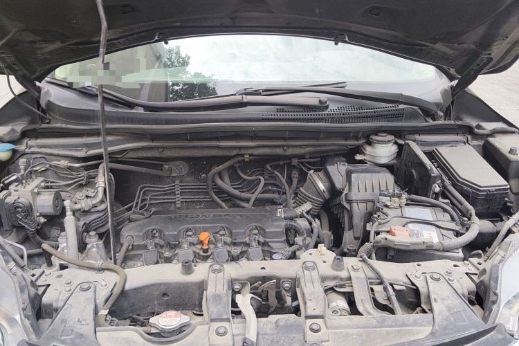 Used Honda CR-V 2015 2.0L two-wheel drive Fashion Edition Engine Bay