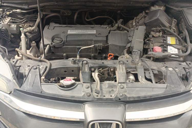 Used Honda CR-V 2015 2.4L two-wheel drive luxury version Engine Bay