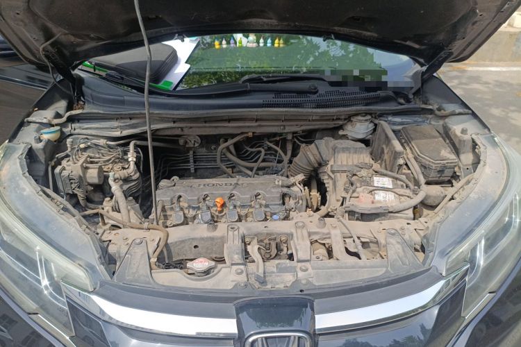 Used Honda CR-V 2015 2.0L two-wheel drive Fashion Edition Engine Bay