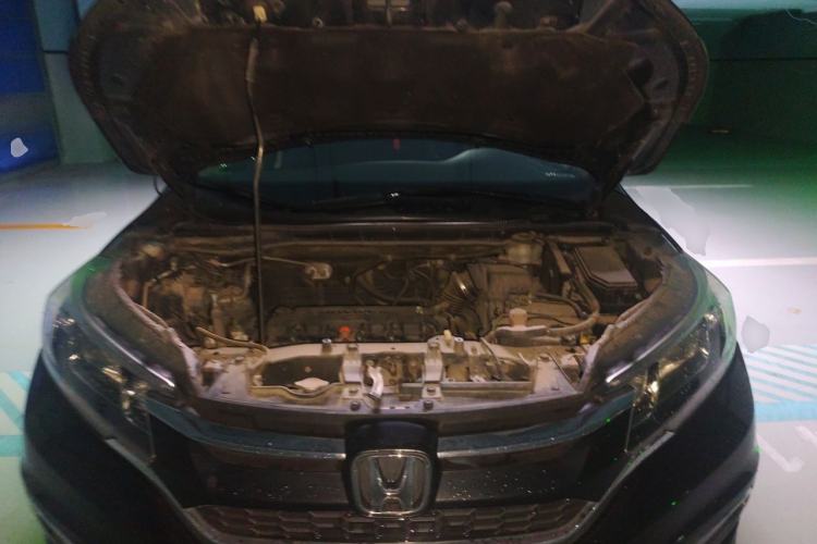 Used Honda CR-V 2015 2.0L two-wheel drive Fashion Edition Engine Bay
