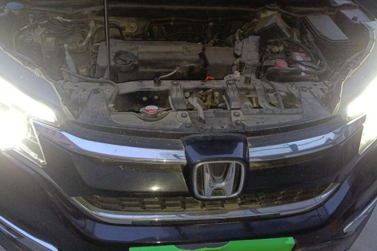 Used Honda CR-V 2015 2.4L two-wheel drive luxury version Engine Bay